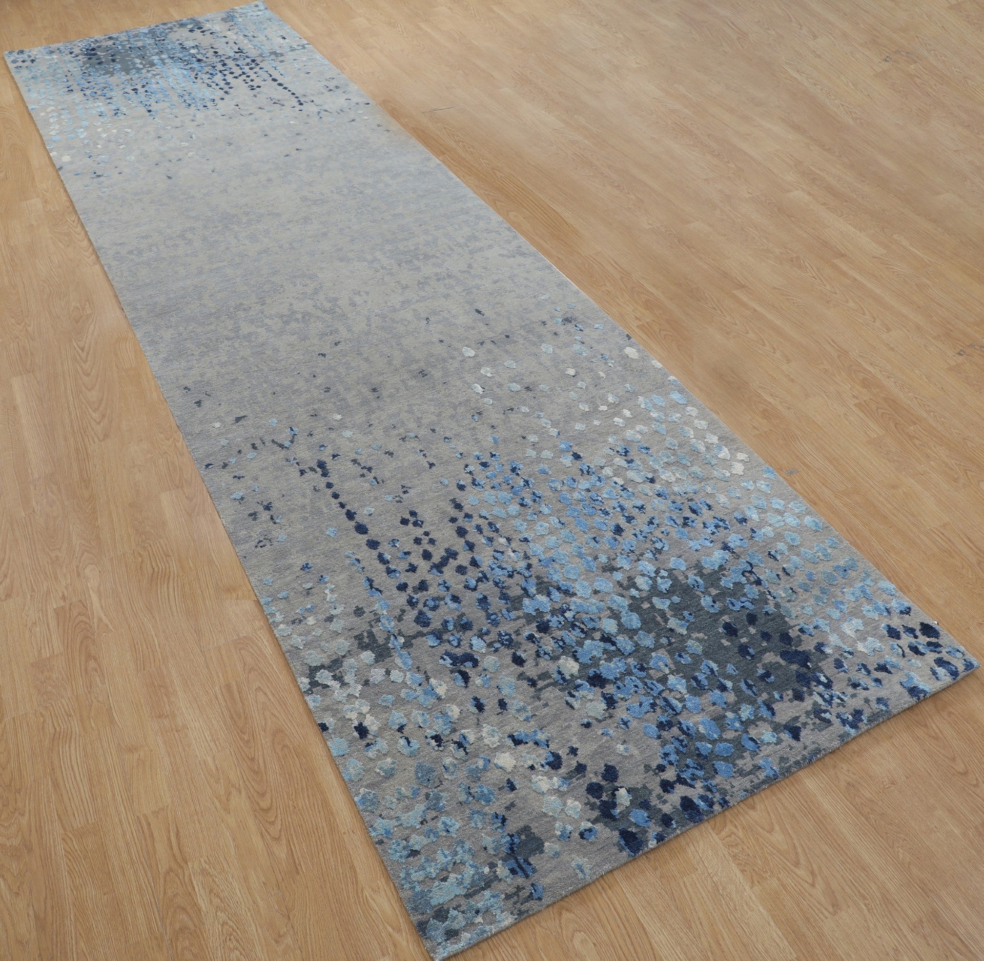 Bayview Blue Runner