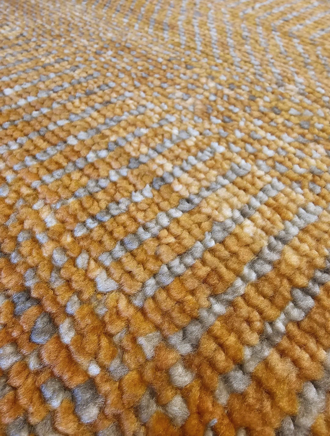 Illusion - Orange Grey