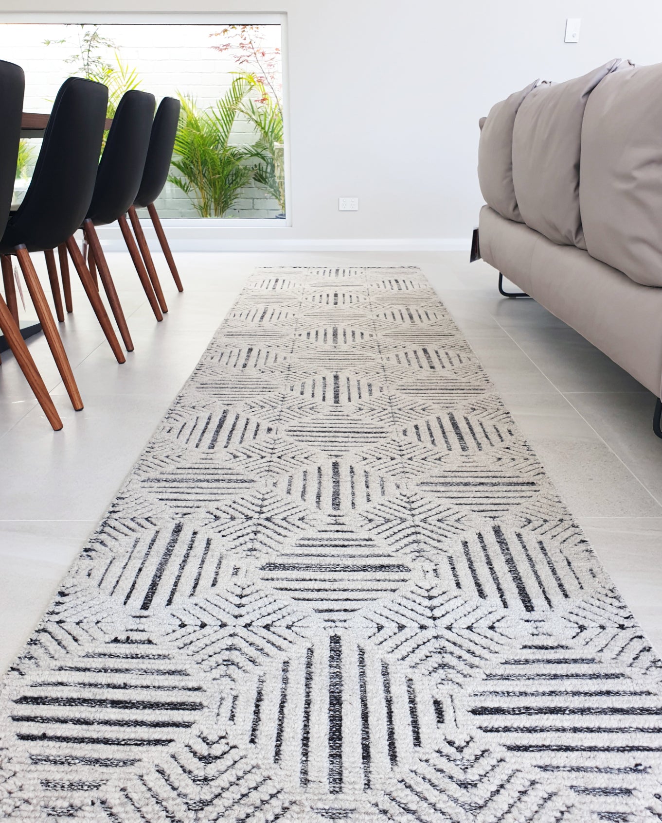 Mystique Zebra Runner